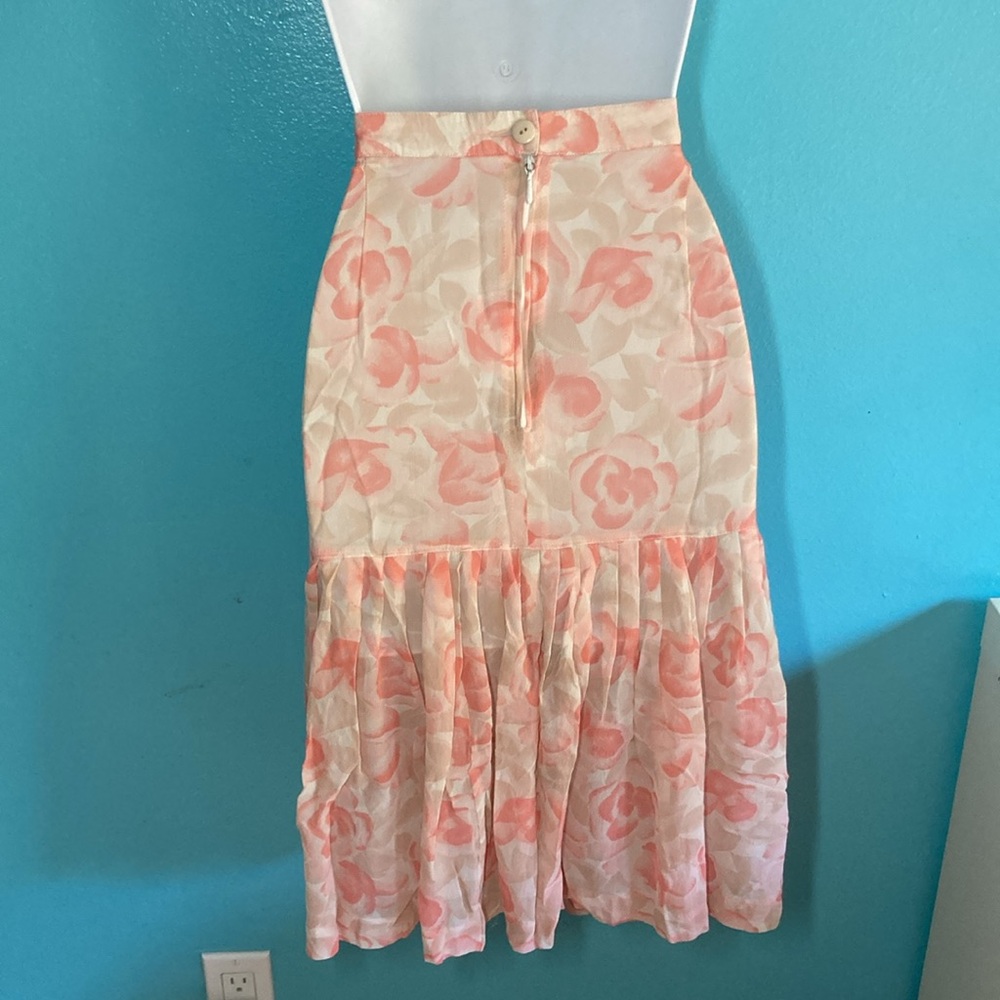 Louis Feraud Vintage Lightweight Pink Floral Silk Skirt from Germany US Size 10 - Picture 3 of 7